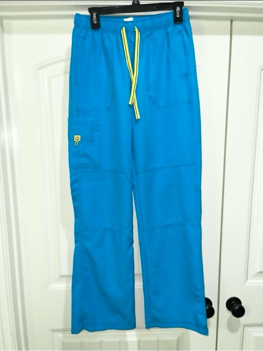 WonderWink 4 Way Stretch Scrub Bottoms in Malibu Blue (Not Royal) Medium Tall.